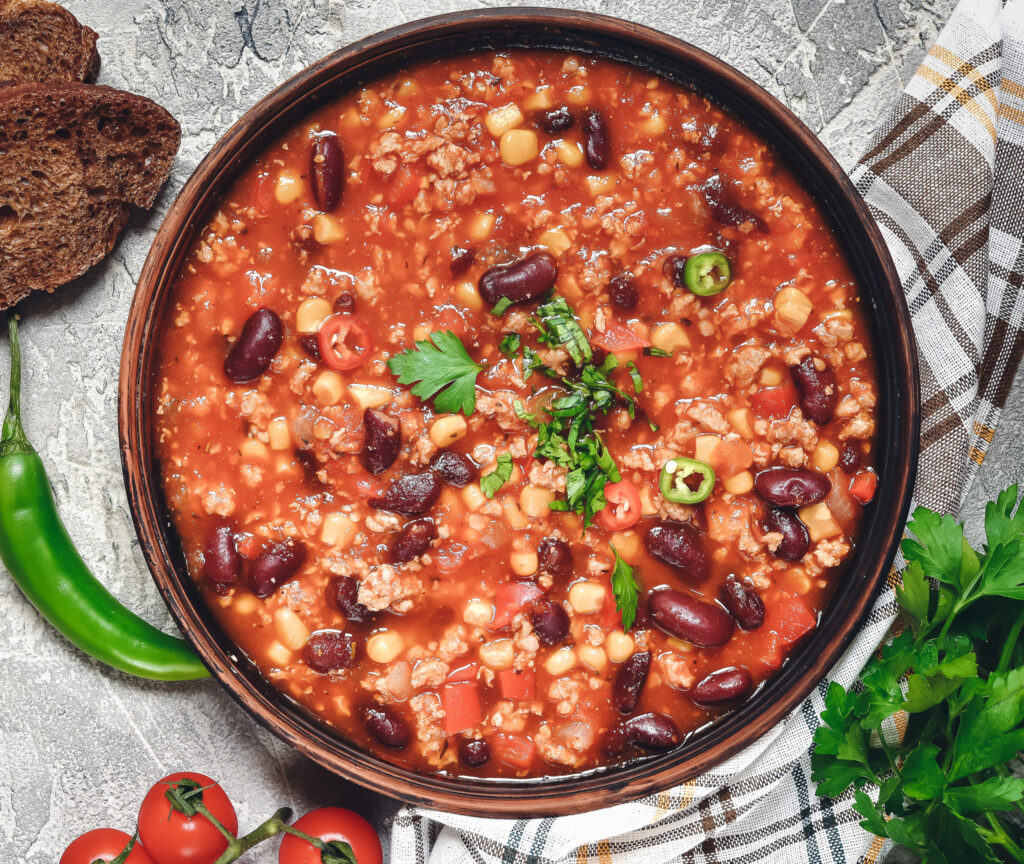 Hackfleisch-Gewürze: auf diesem Bild sieht man eine Schale mit Chili con Carne